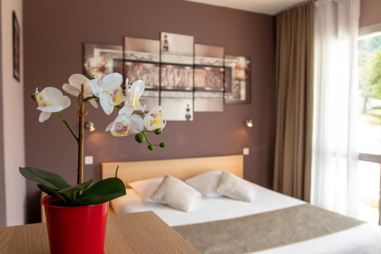 Hotel Les Flots Bleus 사뱅 외부 사진